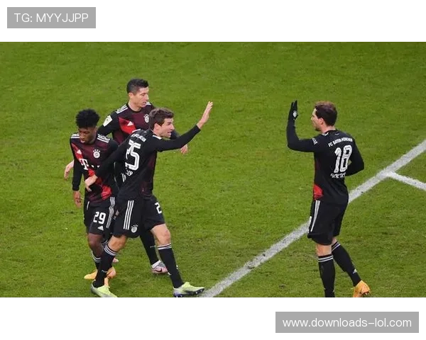 穆勒精妙传球格纳布里推射，拜仁经典配合破门